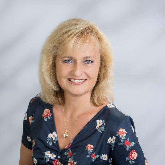 Andrea Buchberger Buchberger_Andrea_RLN3808.jpg
