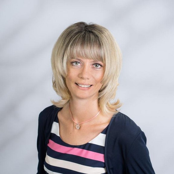 Mag. Alexandra Petschnik Petschnik_Alexandra_RLN2595.jpg